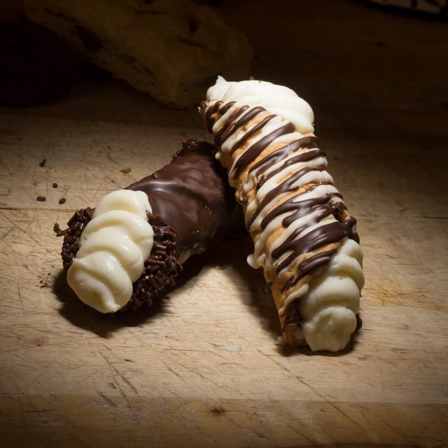 Cannoli.
